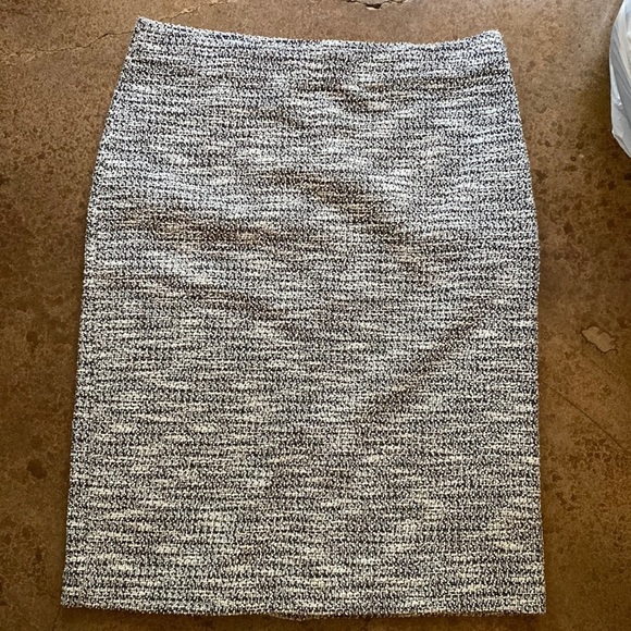 Ann Taylor Dresses & Skirts - ANN Taylor black and‎ white boucle stretch pull on lined pencil skirt